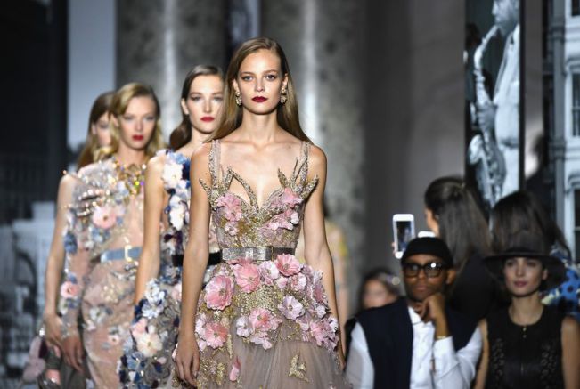 FashionBiz sfila a Milano e porta in passerella 10 stilisti. Luigi De Falco: 'Torniamo a Milano dopo 4 anni'