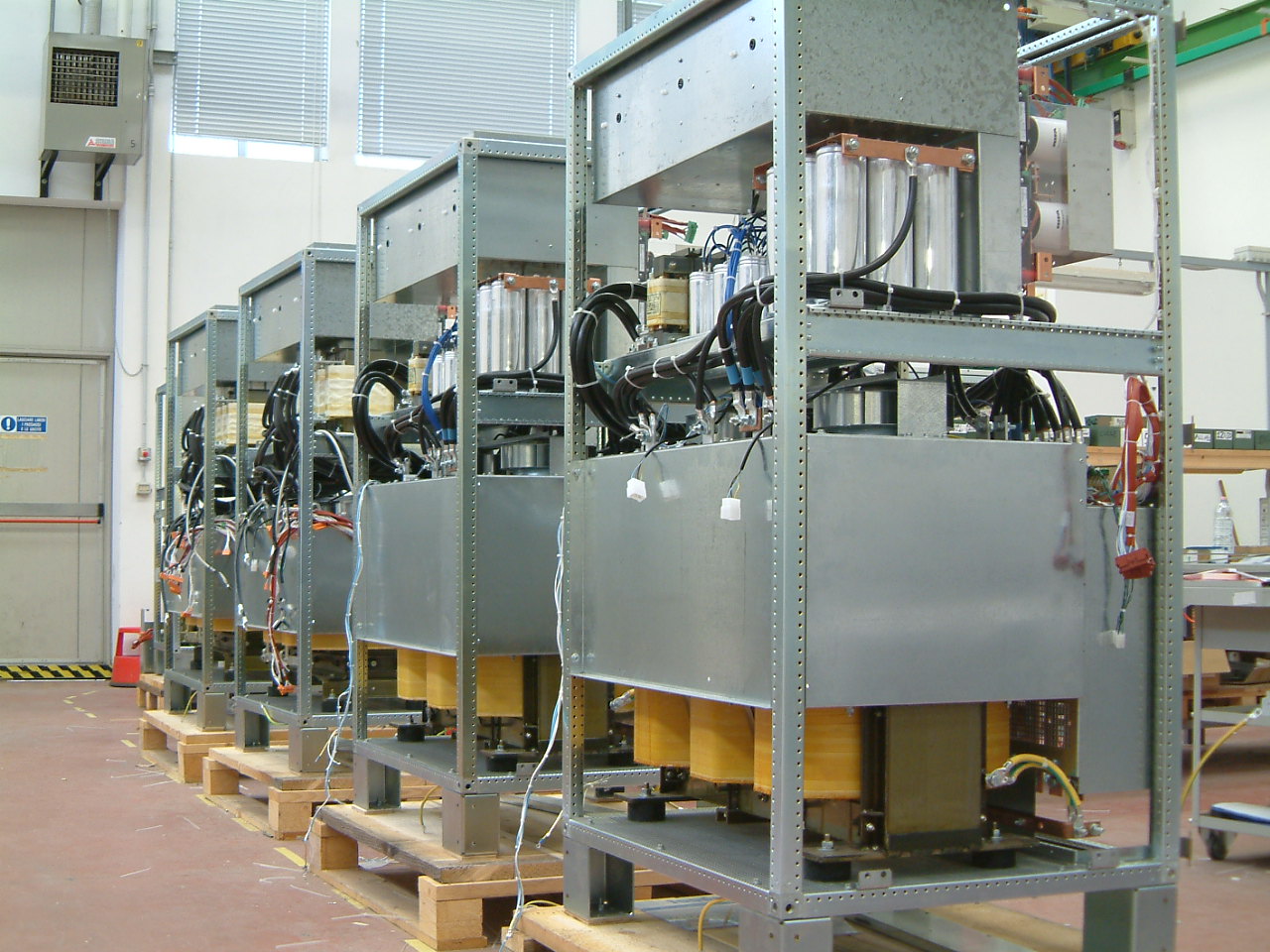 Produzione e sviluppo elettronica di potenza per il settore civile